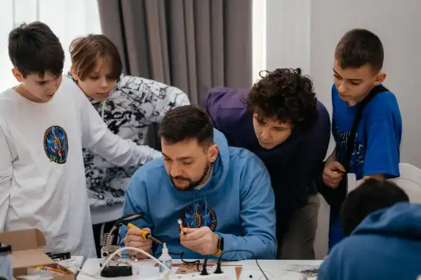 Сучасний відпочинок для сучасних дітей: інтерв'ю з СЕО «Двіжка» про майбутнє дитячих таборів в Україні 15 Сучасний відпочинок для сучасних дітей: інтерв'ю з СЕО «Двіжка» про майбутнє дитячих таборів в Україні 15