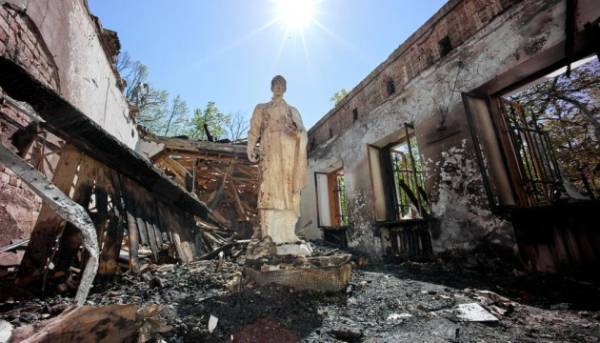 Росія з початку повномасштабного вторгнення завдала шкоди приблизно 2000 пам’яткам в Україні.