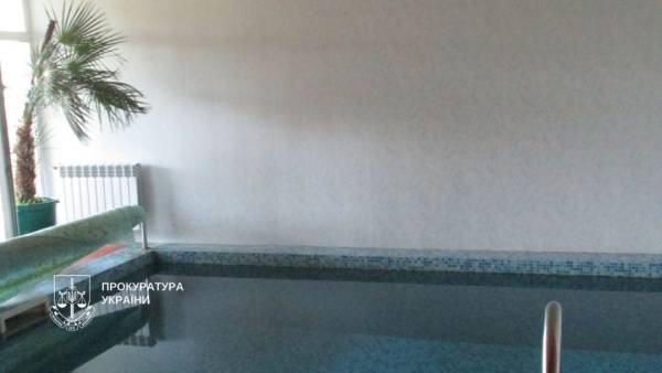 Хабар від арештанта і майно поза декларацією: ексзаступник керівника Київського СІЗО отримав підозру 8 Хабар від арештанта і майно поза декларацією: ексзаступник керівника Київського СІЗО отримав підозру 8
