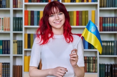 Дуже важливо підтримувати зв’язок з дітьми, які перебувають за кордоном, – заявив прем’єр-міністр