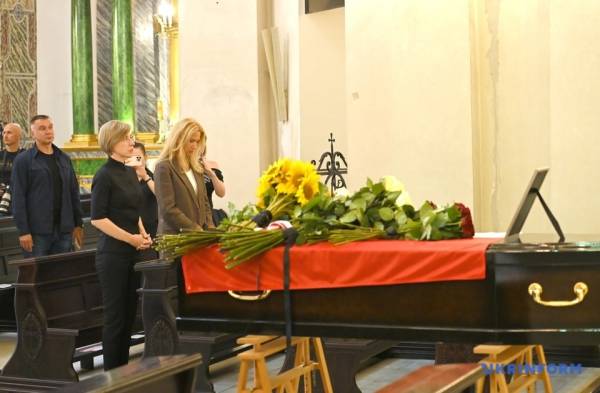 У Києві попрощалися з польським волонтером, який загинув у Харкові 11 У Києві попрощалися з польським волонтером, який загинув у Харкові 11