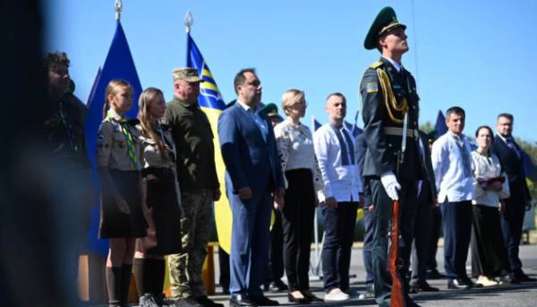 Прах Євгена Коновальця доправили в Україну 15 Прах Євгена Коновальця доправили в Україну 15