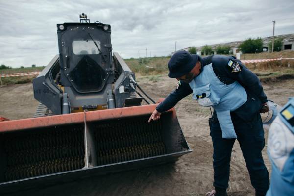 Знешкодження мін: як Україна плекає надію на майбутній врожай 39 Знешкодження мін: як Україна плекає надію на майбутній врожай 39